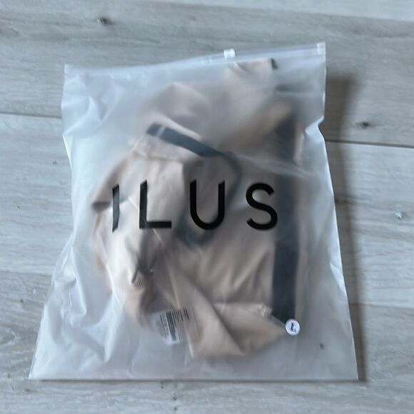 ILUS PARALLEL SHORTS SHIFTING SAND L NWT IN PKG - Picture 3 of 6